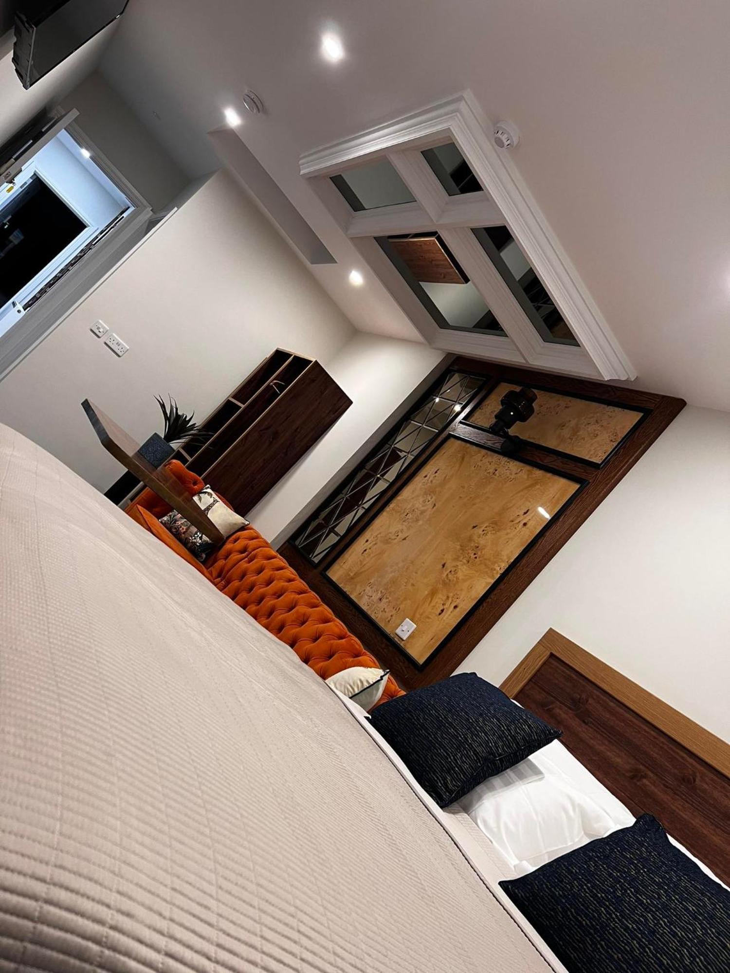 53 Luxury Rooms Мэйнут Экстерьер фото